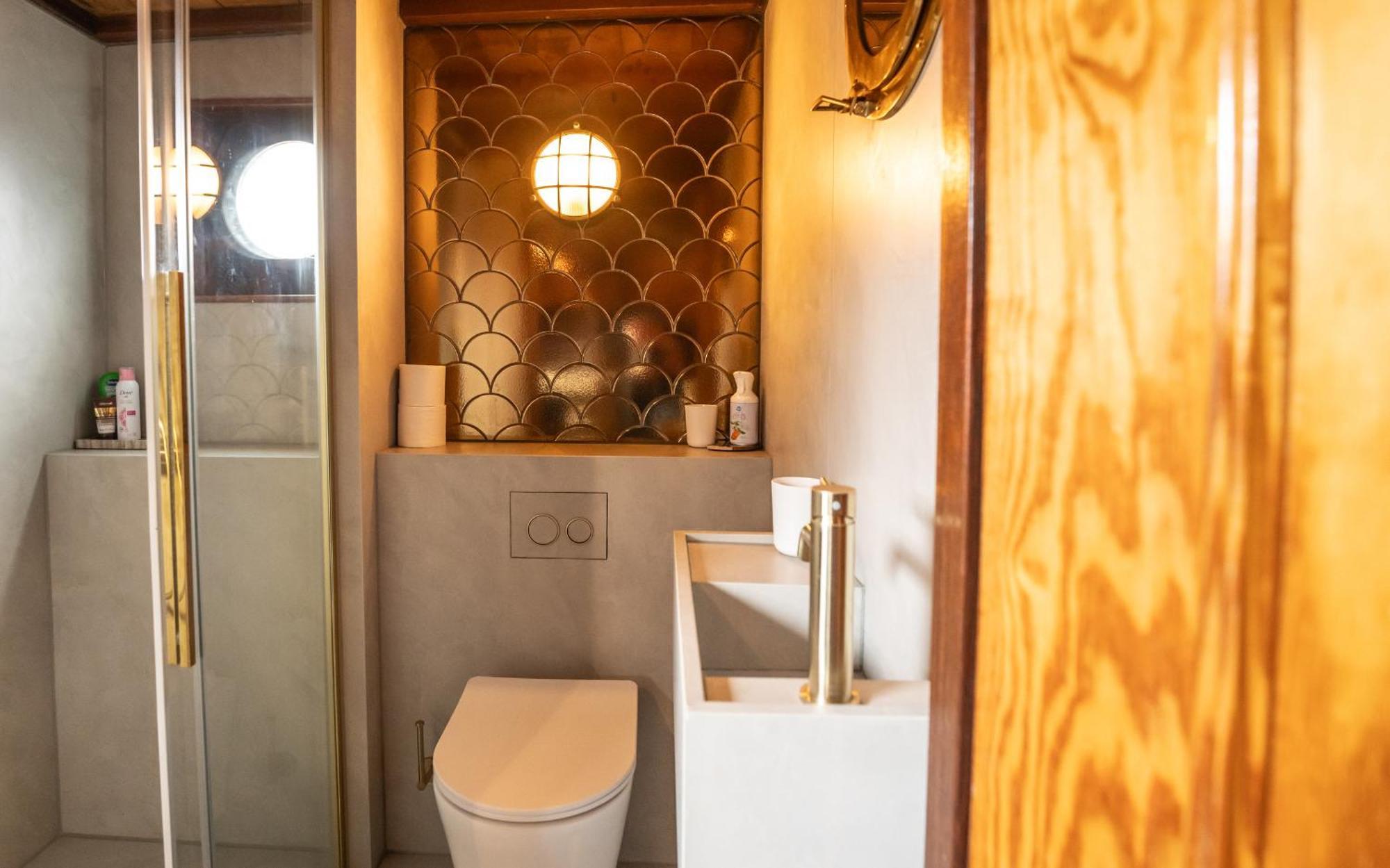 Houseboat-Amsterdam-Classic ภายนอก รูปภาพ