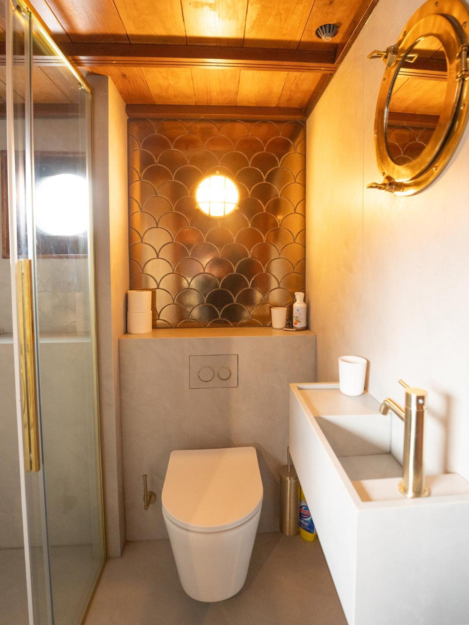 Houseboat-Amsterdam-Classic ภายนอก รูปภาพ