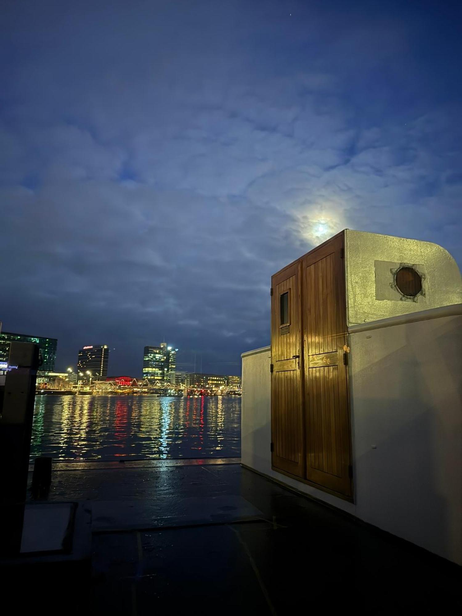 Houseboat-Amsterdam-Classic ภายนอก รูปภาพ